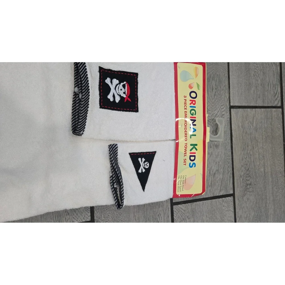 Original Kids Pirate 3 Piece Embroidered Towel Set White Cotton Skull Crossbones